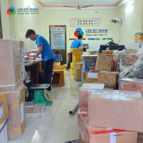 Đóng gói để vận chuyển hàng đi Mỹ