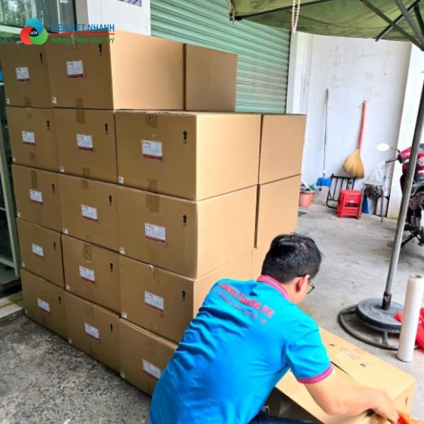 Cân nhắc ngân sách trước khi dùng dịch vụ gửi hàng