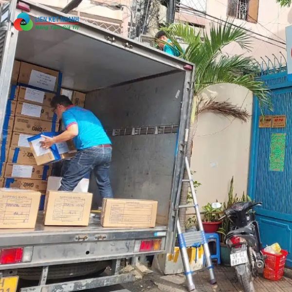 Sử dụng dịch vụ gửi hàng uy tín giúp khách hàng an tâm hơn