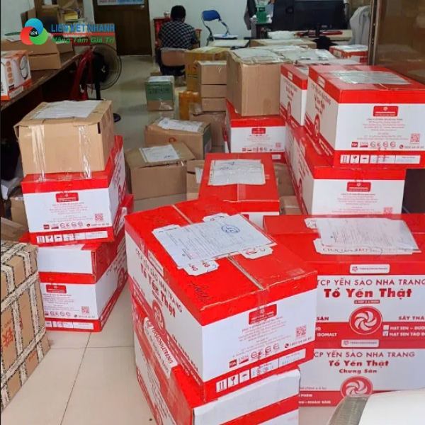 Dịch vụ gửi hàng Liên Kết Nhanh hỗ trợ khách hàng tận tình