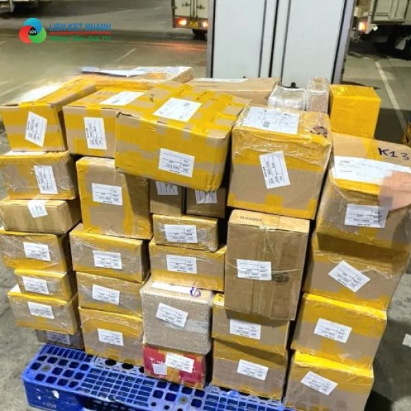 So sánh giá giữa các đơn vị gửi hàng từ Việt Nam sang Mỹ