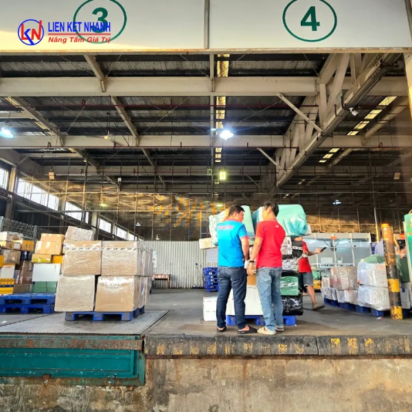 Đơn vị chuyển phát nhanh sang Hàn Quốc bằng container uy tín
